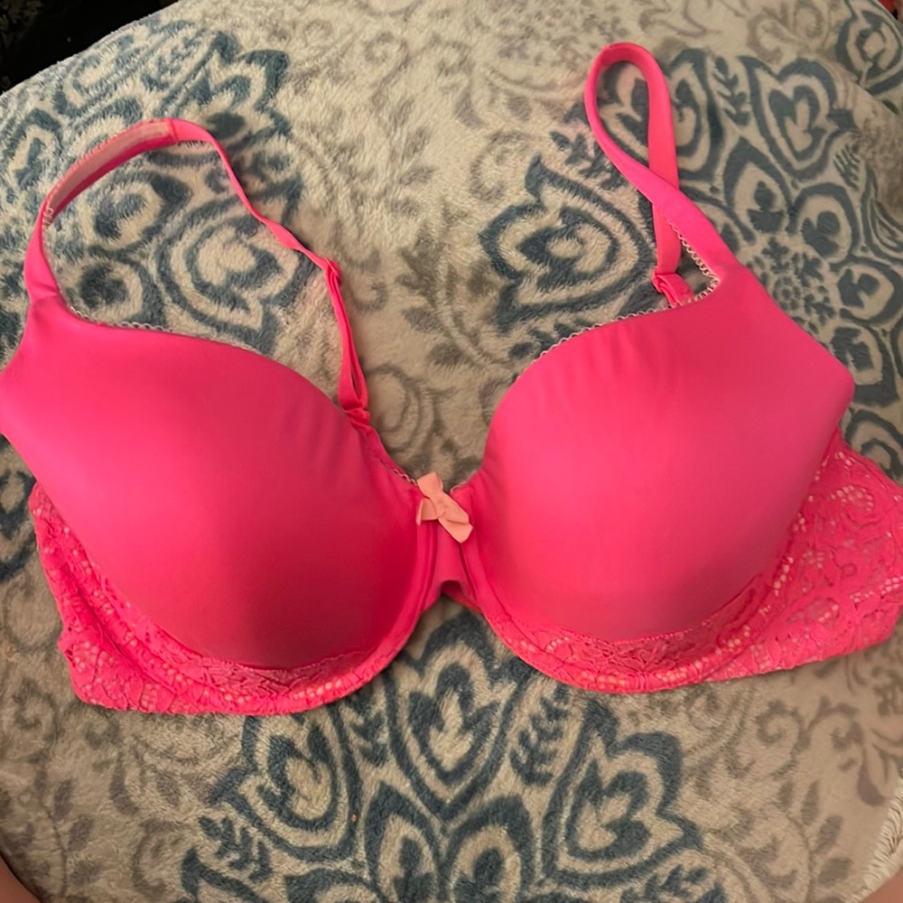 Victoria Secret pink bra :38C